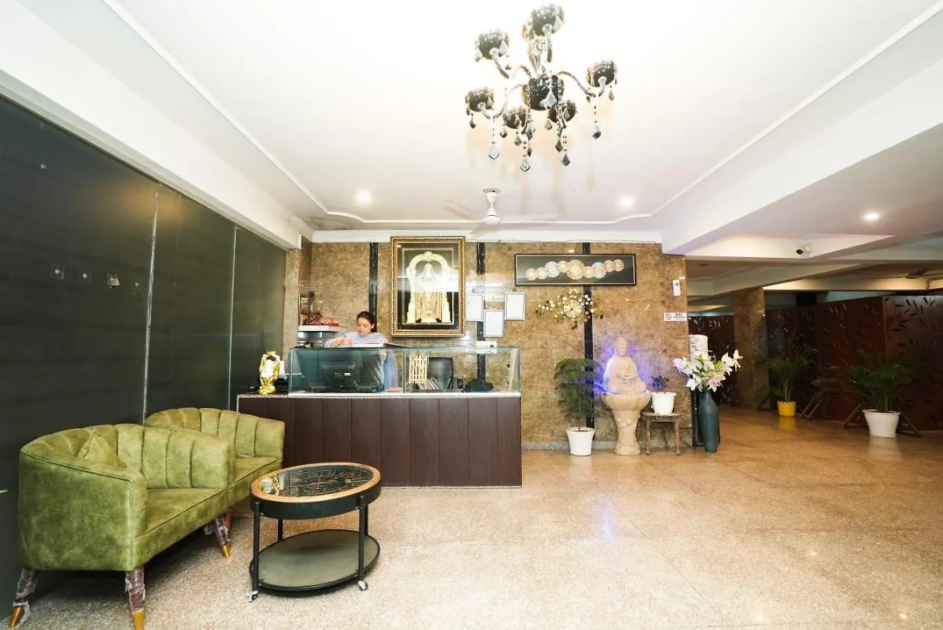Hotel Tanvi Premium Residency-Close To Artemis, Medanta & Fortis Gurgaon